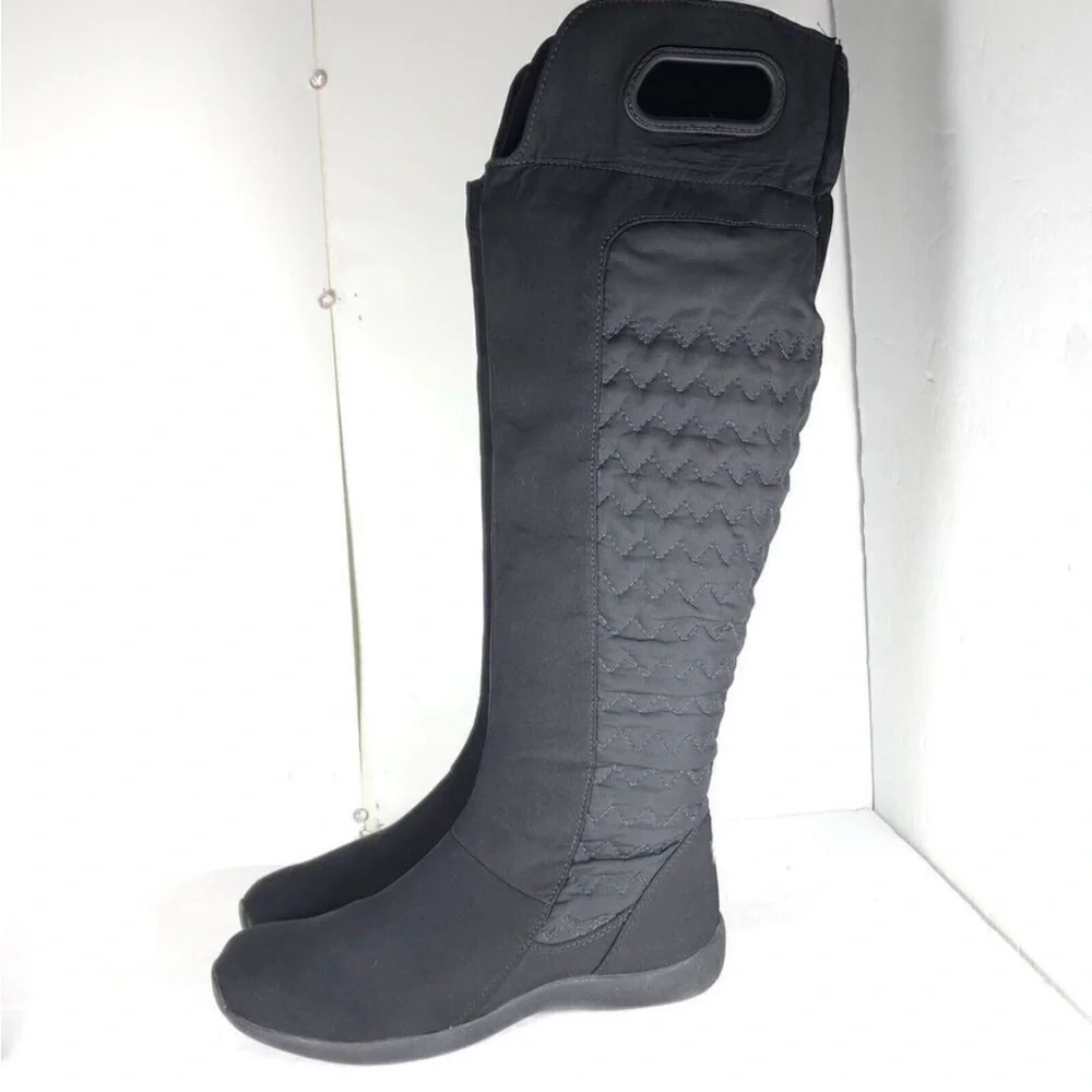 Patagonia Women's Fiona US8,5 Black PrimaLoft Quilted SidebZip Tall Boots